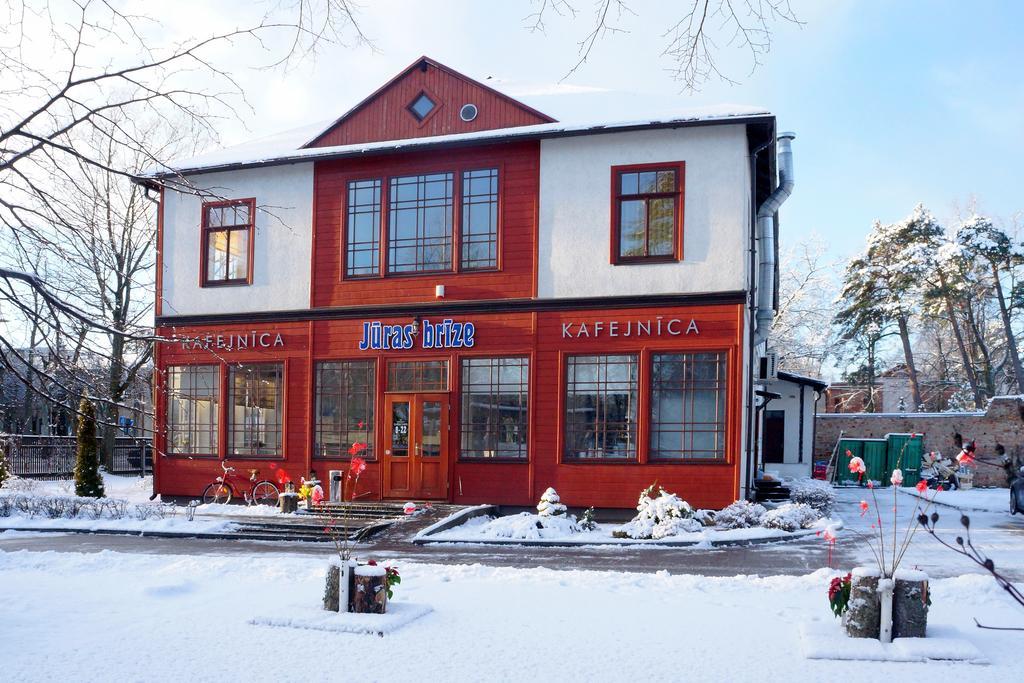Hotel Juras Brize Ventspils Esterno foto
